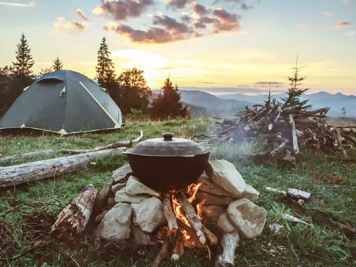 Forêts et vallées alpines vers Ifrane, voyage en camping-car et 4×4