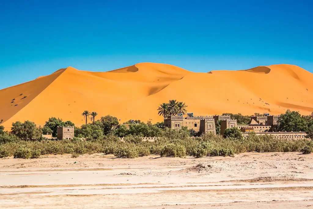 Vue d’une kasbah d’Erfoud, halte culturelle en Camping-Car Maroc