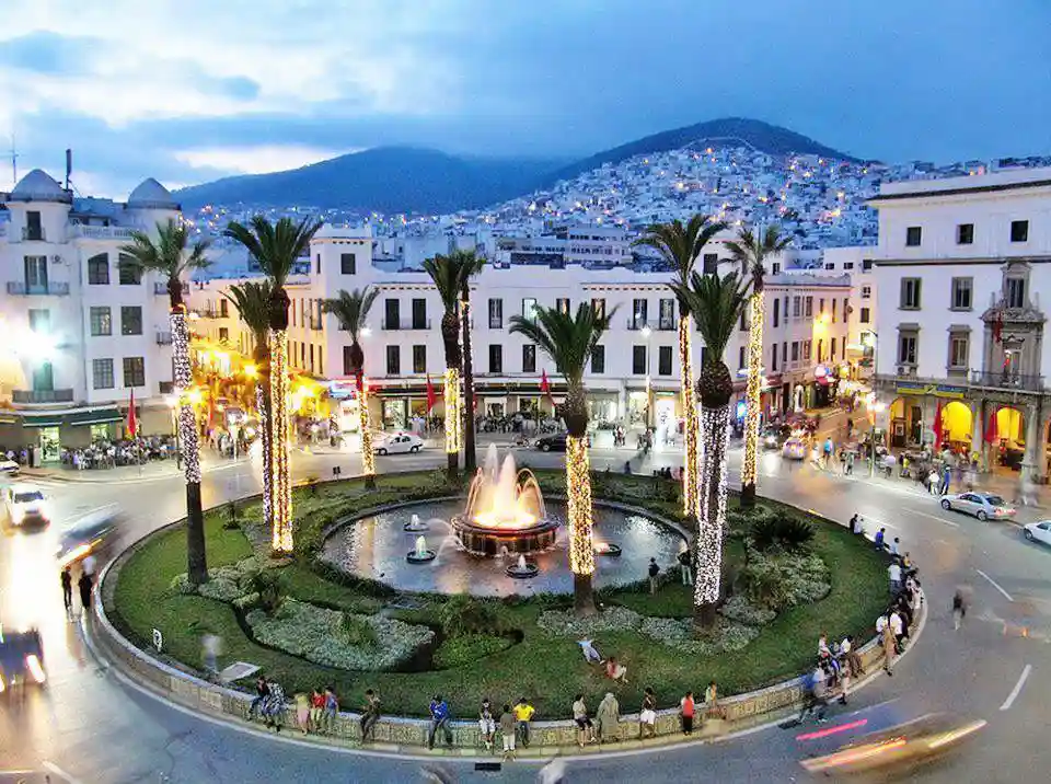 Rent a Camper Van in Morocco | Airport Transfers | Route du Nord & Rif en Camping-Car et 4x4 Camper Overland Off-Road Maroc (8–10 jours) Ruelles colorées et artisanat traditionnel à Tétouan, découverte en 4x4 Camper Overland Off-Road Maroc